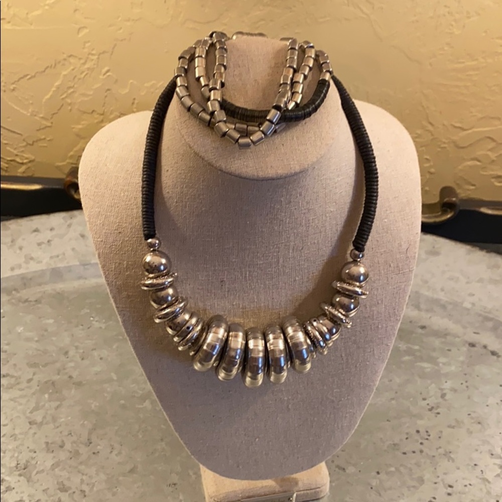 Vintage necklace & bracelet.